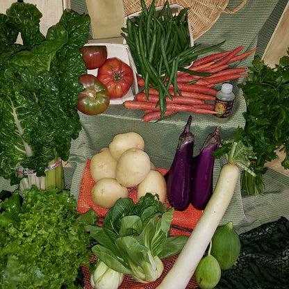Fresh Produce Box - Large (4-6 people) with 1/2 Eggs – Holland Marsh Food Market