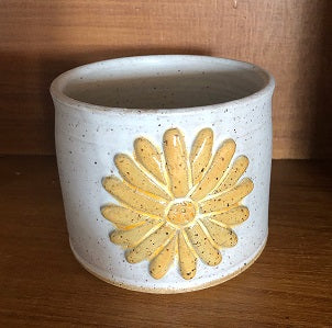 Herb Pot 4" x 3.75" B – Holland Marsh Food Market